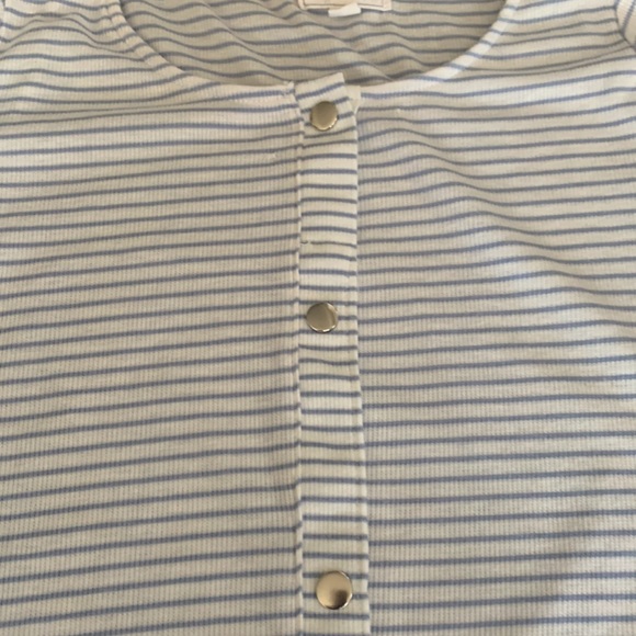 ❤️CLEAR OUT❤️ Girls Tops - Picture 3 of 6